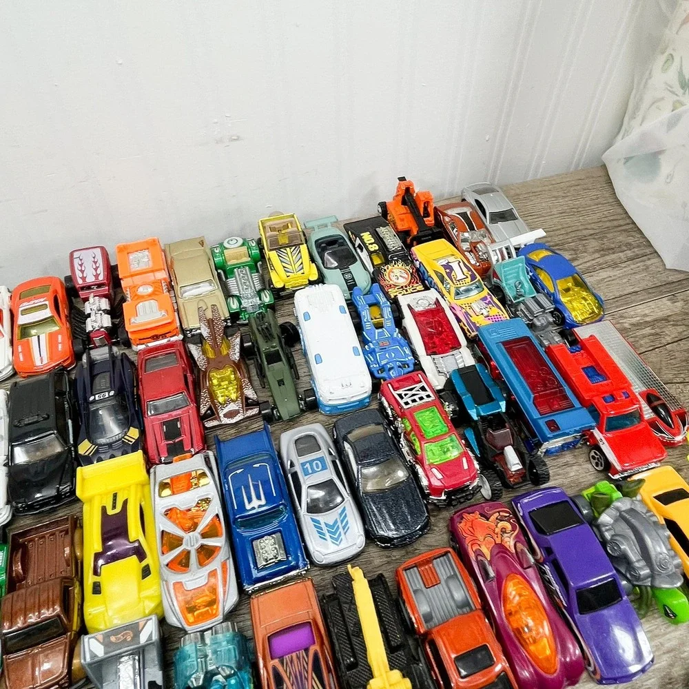 Mixed Lot‎ of 150 Hot Wheels Matchbox Die Cast Cars Trucks Planes Multi Color
